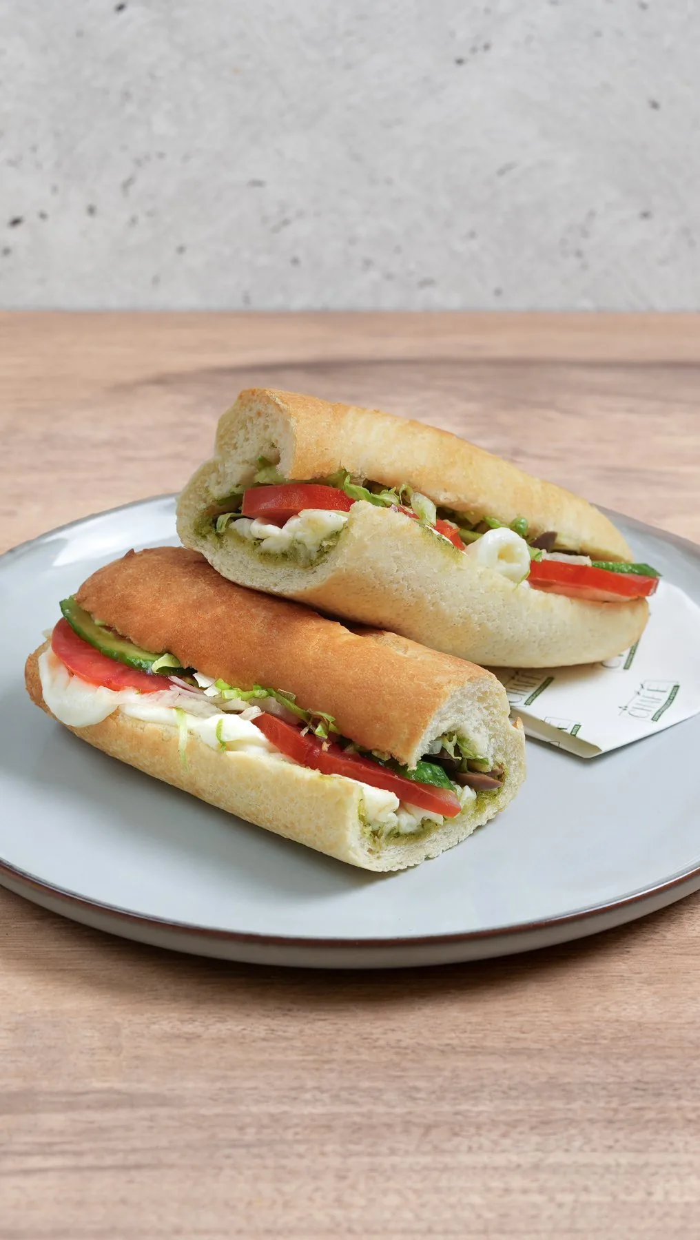 Panuozzo sandwiches with tomato and pesto